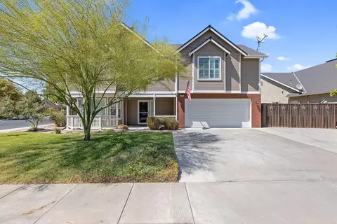 1096 W Saffron St, Hanford, CA 93230