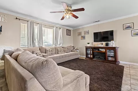 586 Woods Ave, Tipton, CA 93272 photo 6