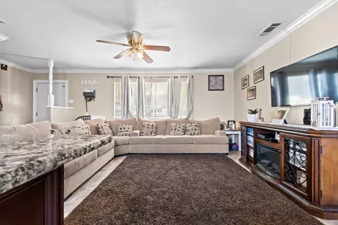 586 Woods Ave, Tipton, CA 93272 photo 7