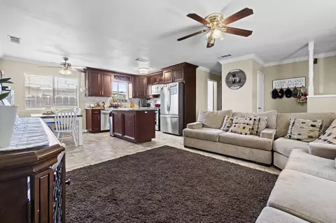 586 Woods Ave, Tipton, CA 93272 photo 9