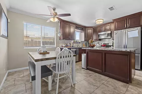 586 Woods Ave, Tipton, CA 93272 photo 11