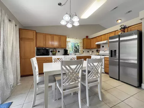 4101 E Paradise Ave, Visalia, CA 93292 photo 9