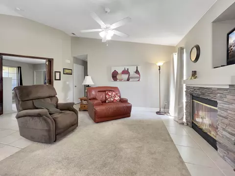 4101 E Paradise Ave, Visalia, CA 93292 photo 6