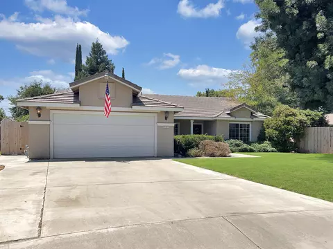 4101 E Paradise Ave, Visalia, CA 93292 photo 2