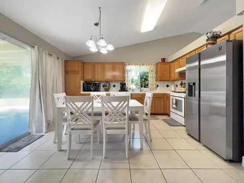 4101 E Paradise Ave, Visalia, CA 93292 photo 8
