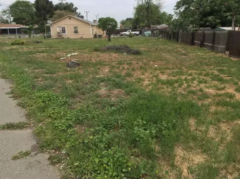 10837 Railroad Ave, Armona, CA 93202