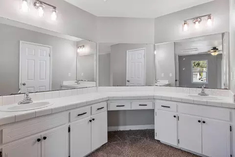 1407 E Sunnyview Ave, Visalia, CA 93292 photo 29