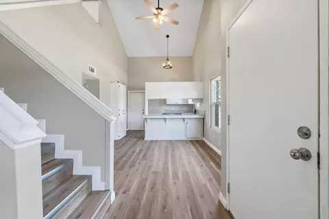 1407 E Sunnyview Ave, Visalia, CA 93292 photo 8