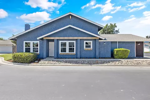 1407 E Sunnyview Ave, Visalia, CA 93292 photo 4