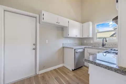 1407 E Sunnyview Ave, Visalia, CA 93292 photo 18
