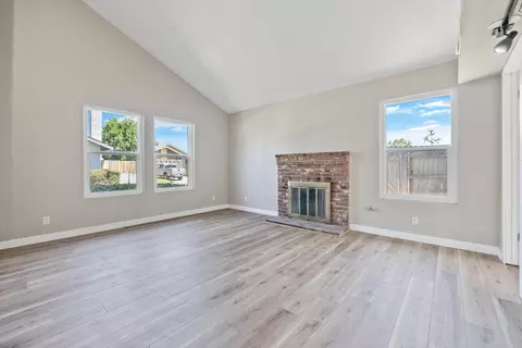 1407 E Sunnyview Ave, Visalia, CA 93292 photo 10