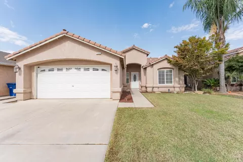 1166 Cardinal Ln, Kingsburg, CA 93631