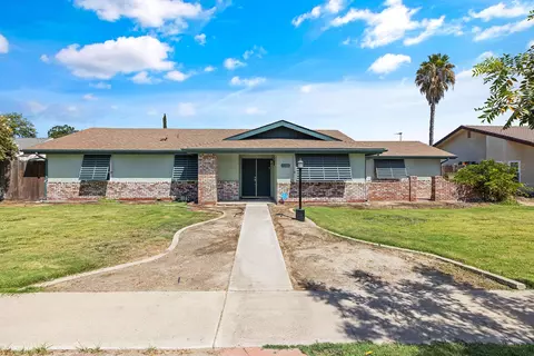 2133 N 10th Ave, Hanford, CA 93230