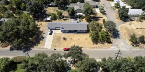 40768 Crystal Dr, Three Rivers, CA 93271 photo 2