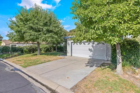 32587 Montgomery Dr, Springville, CA 93265