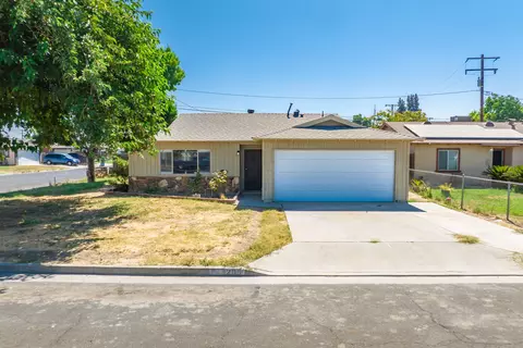 1205 Cling Cir, Hanford, CA 93230