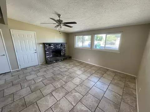 1237 Rodgers Rd, Hanford, CA 93230 photo 4