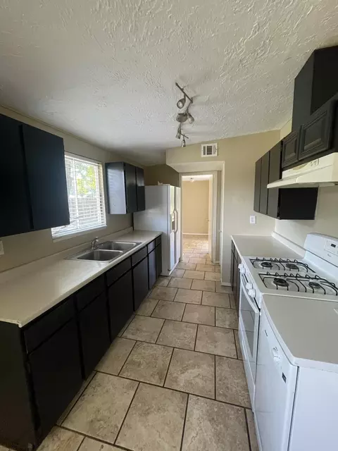 1237 Rodgers Rd, Hanford, CA 93230 photo 5