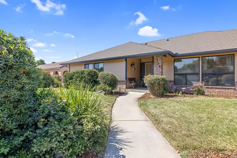 3224 E Birch Ave, Visalia, CA 93292 photo 3