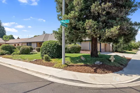 3224 E Birch Ave, Visalia, CA 93292 photo 7