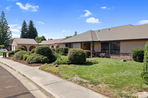 3224 E Birch Ave, Visalia, CA 93292 photo 4