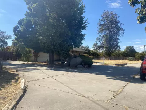 13136 Avenue 400, Cutler, CA 93615