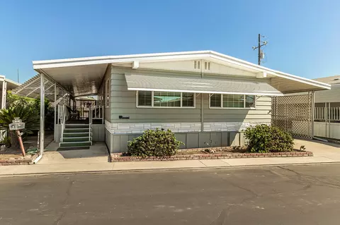 1551 6th Avenue Dr #63, Kingsburg, CA 93631