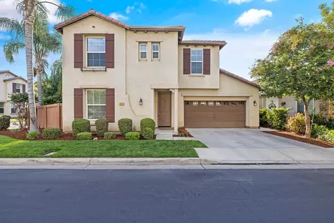 1513 N Pisa St, Visalia, CA 93291