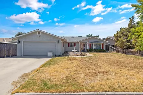 1401 W Malone St, Hanford, CA 93230