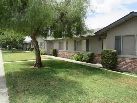 61 N 19th Ave N, Lemoore, CA 93245 photo 3
