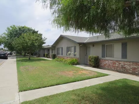 61 N 19th Ave N, Lemoore, CA 93245 photo 4