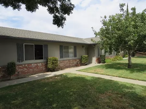 61 N 19th Ave N, Lemoore, CA 93245 photo 2