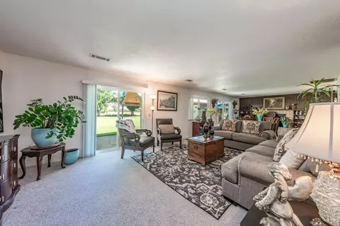 18240 Jackson Ave, Lemoore, CA 93245 photo 4