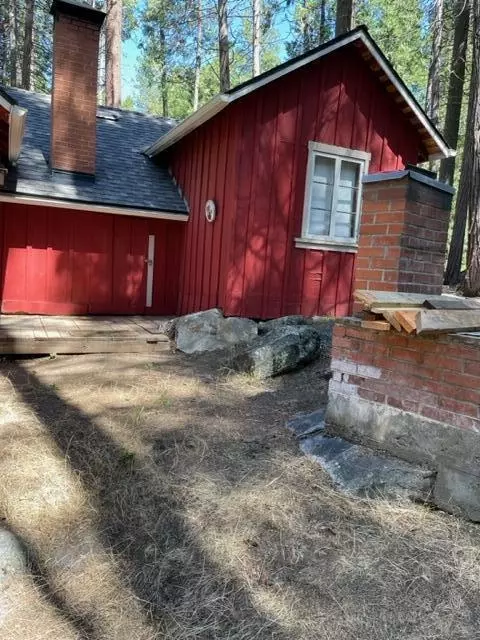 496 Linder Dr, Springville, CA 93265