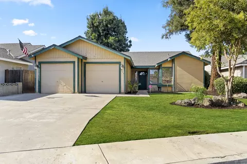 4910 W Chestnut Ave, Visalia, CA 93277