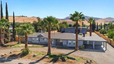 950 N Plano St, Porterville, CA 93257