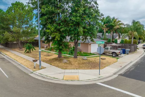 2467 Sierra Ave, Clovis, CA 93611 photo 28