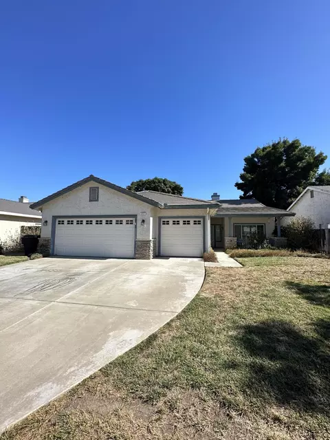 452 W Pepper Dr, Hanford, CA 93230