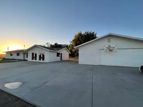 9891 18th Ave, Lemoore, CA 93245 photo 4