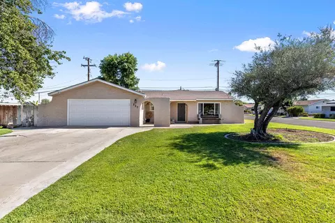 727 W Mulberry Dr, Hanford, CA 93230