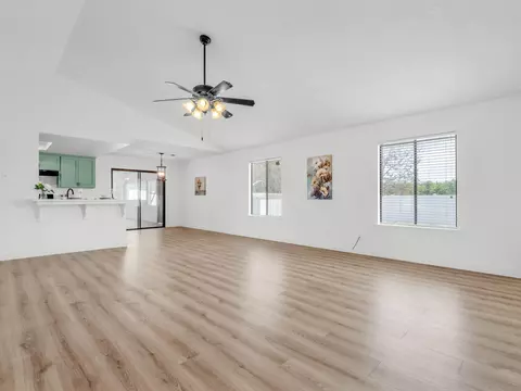 855 E Mt Whitney Ave, Laton, CA 93242 photo 13