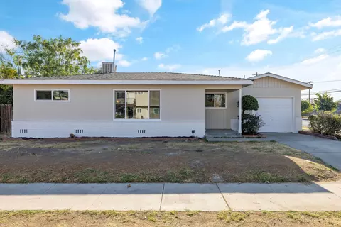 504 N Stevenson St, Visalia, CA 93291