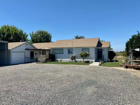 14143 E Mountain View Ave, Kingsburg, CA 93631