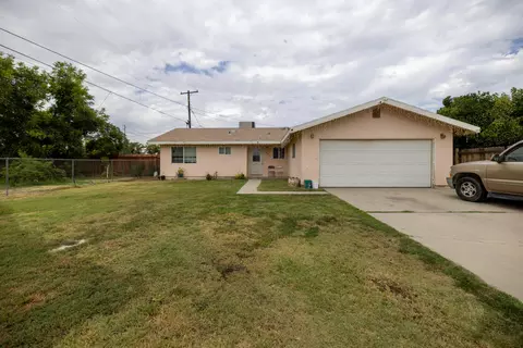 1041 S Cedar St, Pixley, CA 93256