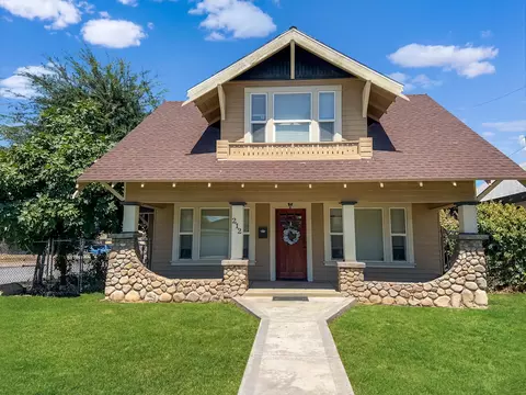 212 E Putnam Ave, Porterville, CA 93257