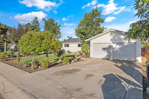 830 S Redwood St, Visalia, CA 93277