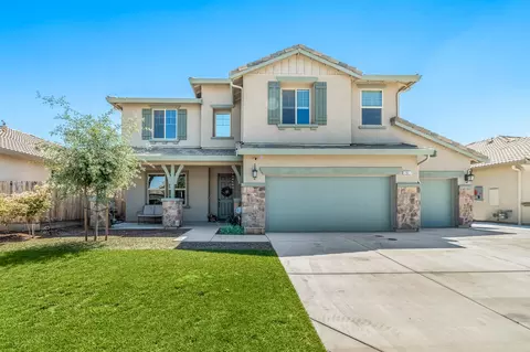 2827 Seaside Ave, Tulare, CA 93274