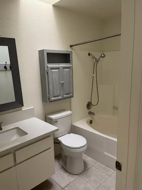 1609 E Vassar Dr, Visalia, CA 93292 photo 10