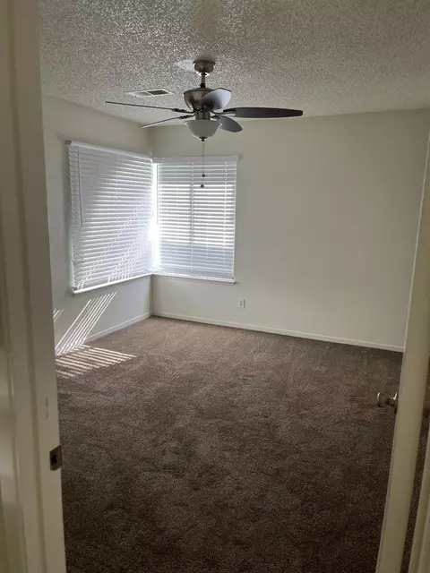 1609 E Vassar Dr, Visalia, CA 93292 photo 9