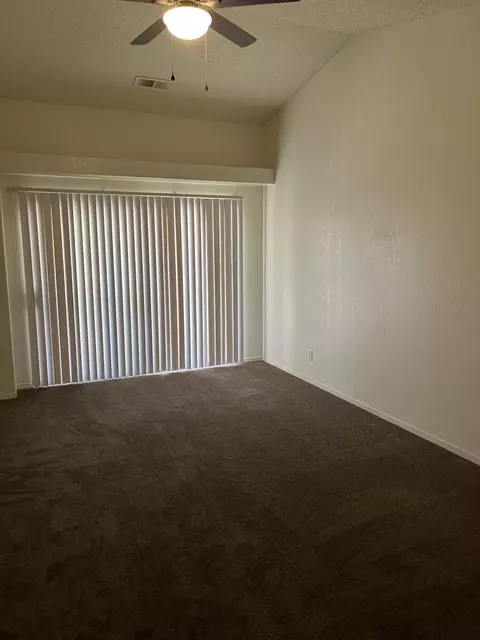 1609 E Vassar Dr, Visalia, CA 93292 photo 5